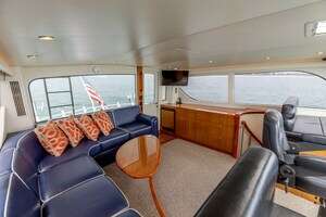 2006 Viking 74 Enclosed Bridge thumbnail 4