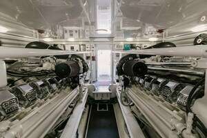2006 Viking 74 Enclosed Bridge thumbnail 60