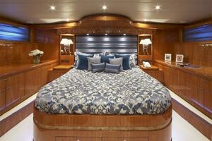 JOHNSON 110 SKYLOUNGE 110ft Johnson Yacht For Sale