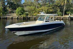  2019 Boston Whaler 380 Outrage Yacht For Sale in Fort Lauderdale FL