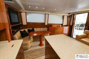 2005 Viking 45 Convertible thumbnail 21
