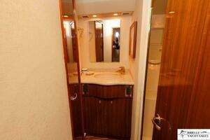 2005 Viking 45 Convertible thumbnail 28