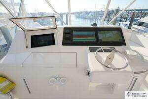 2005 Viking 45 Convertible thumbnail 12
