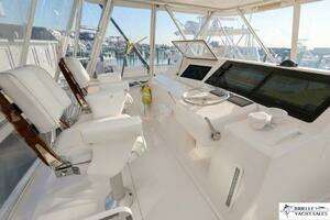 2005 Viking 45 Convertible thumbnail 11