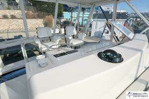 2005 Viking 45 Convertible thumbnail 10