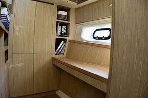 2018 Aquila 44 Yacht thumbnail 18