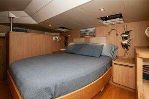 2018 Aquila 44 Yacht thumbnail 17