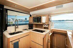 2018 Aquila 44 Yacht thumbnail 9