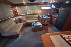 43' Mikelson salon port