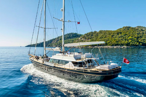 ATLANTIKA 131ft Costruzioni Navali Tigullio Castagnola Yacht For Sale