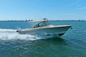  2016 Grady-White 375 Freedom Yacht For Sale in St Petersburg FL