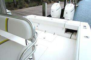 2005 Venture 34 thumbnail 13