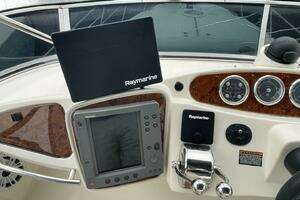 2004 Meridian 459 Motoryacht thumbnail 28