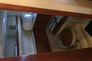 2004 Meridian 459 Motoryacht thumbnail 23