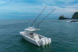  2016 Jupiter  Yacht For Sale in Jaco 