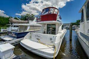 2005 Sea Ray 420 Sedan Bridge thumbnail 7
