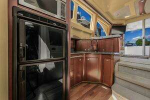 2005 Sea Ray 420 Sedan Bridge thumbnail 18