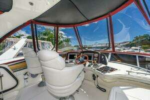 2005 Sea Ray 420 Sedan Bridge thumbnail 10