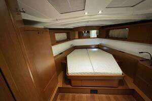 2014 Beneteau Oceanis 48 thumbnail 42