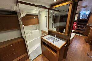 2014 Beneteau Oceanis 48 thumbnail 47