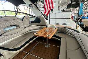 2002 Sea Ray 380 Sundancer thumbnail 9
