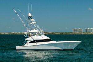 2018 Viking 62 Convertible thumbnail 1