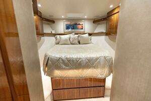 2018 Viking 62 Convertible thumbnail 16
