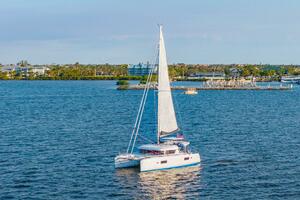 42ft Lagoon Yacht For Sale