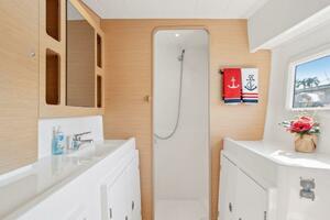 42ft Lagoon Yacht For Sale