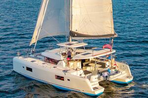 42ft Lagoon Yacht For Sale