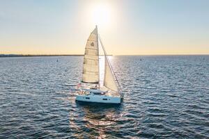 42ft Lagoon Yacht For Sale