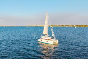 42ft Lagoon Yacht For Sale