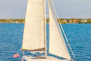 42ft Lagoon Yacht For Sale
