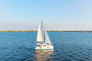 42ft Lagoon Yacht For Sale