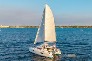 42ft Lagoon Yacht For Sale