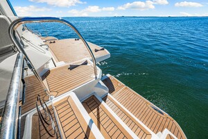 54ft Aquila Yacht For Sale