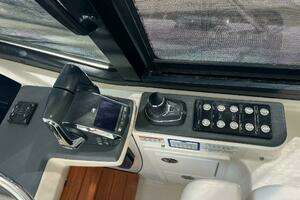 2022 Boston Whaler Conquest 405 thumbnail 11