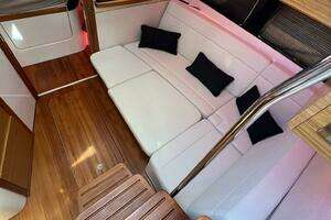 2022 Boston Whaler Conquest 405 thumbnail 23