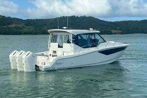 2022 Boston Whaler Conquest 405 thumbnail 5