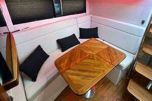 2022 Boston Whaler Conquest 405 thumbnail 21