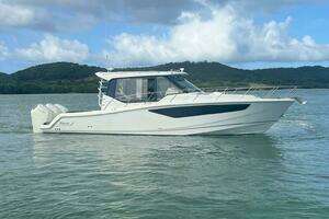 2022 Boston Whaler Conquest 405 thumbnail 8