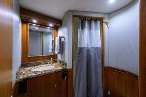 2001 Viking 61 Convertible thumbnail 16