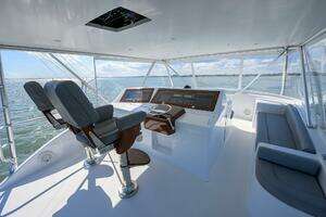 2001 Viking 61 Convertible thumbnail 20
