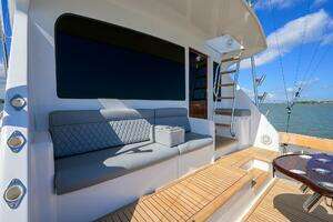 2001 Viking 61 Convertible thumbnail 19
