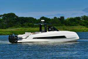 2023 Astondoa 377 Coupe Outboard thumbnail 1