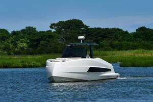 2023 Astondoa 377 Coupe Outboard thumbnail 7