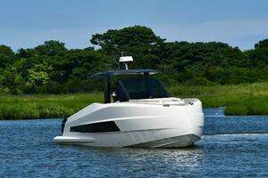 2023 Astondoa 377 Coupe Outboard thumbnail 9