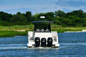 2023 Astondoa 377 Coupe Outboard thumbnail 3