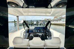 2023 Astondoa 377 Coupe Outboard thumbnail 24