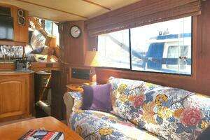 1985 Californian 5239 Cockpit Motor Yacht thumbnail 22